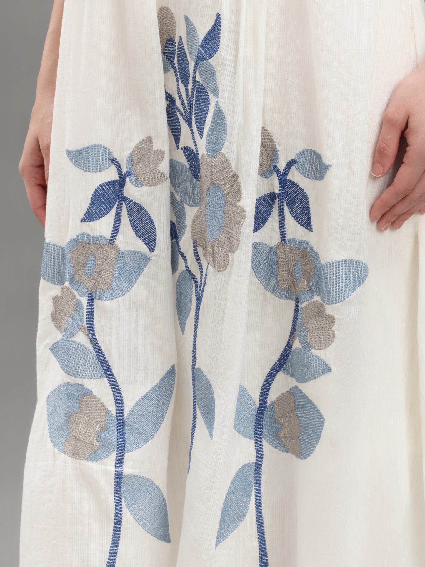 White Floral Elegance Set