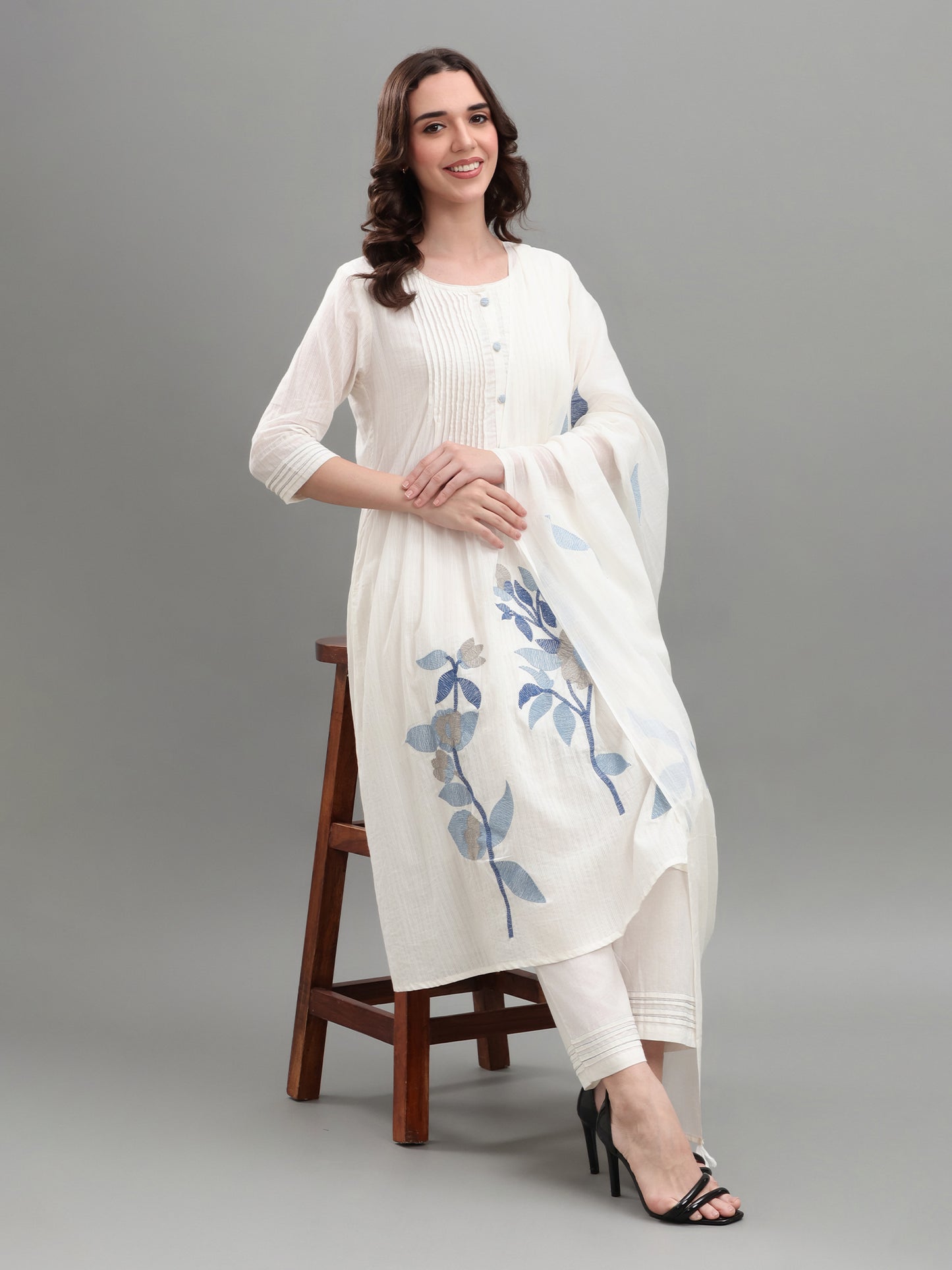 White Floral Elegance Set