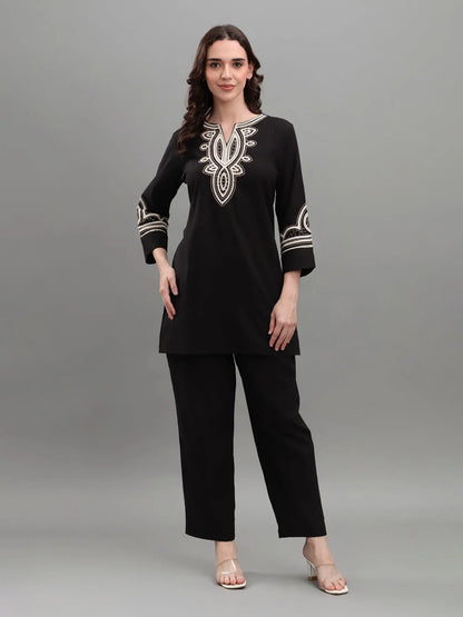 Noir Élan Black Kurti