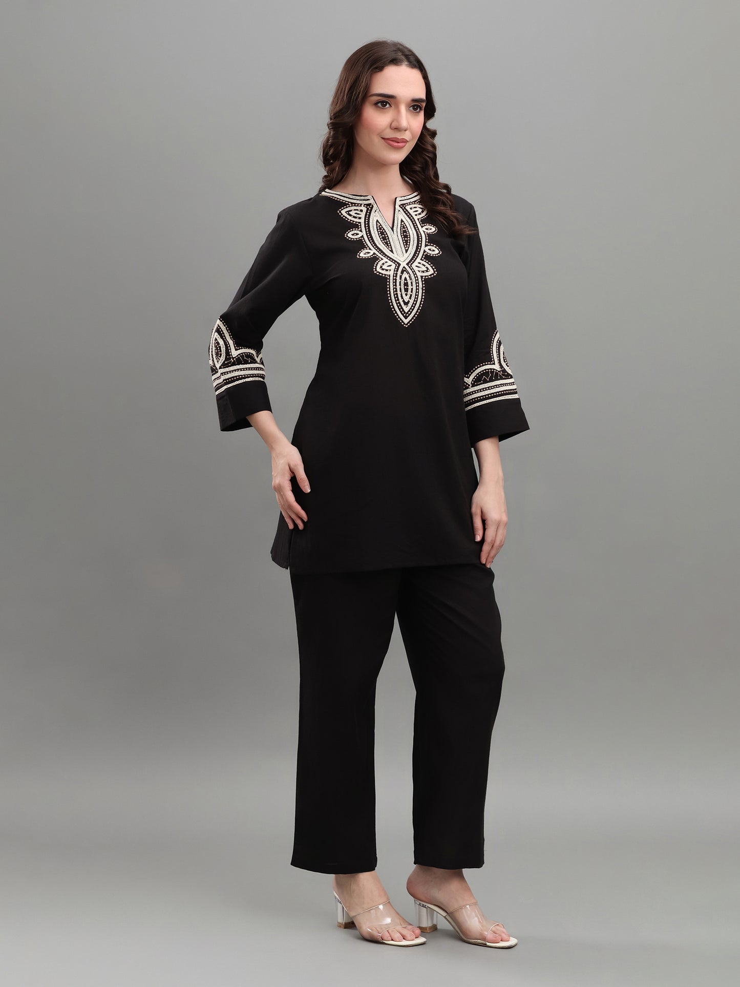 Noir Élan Black Kurti