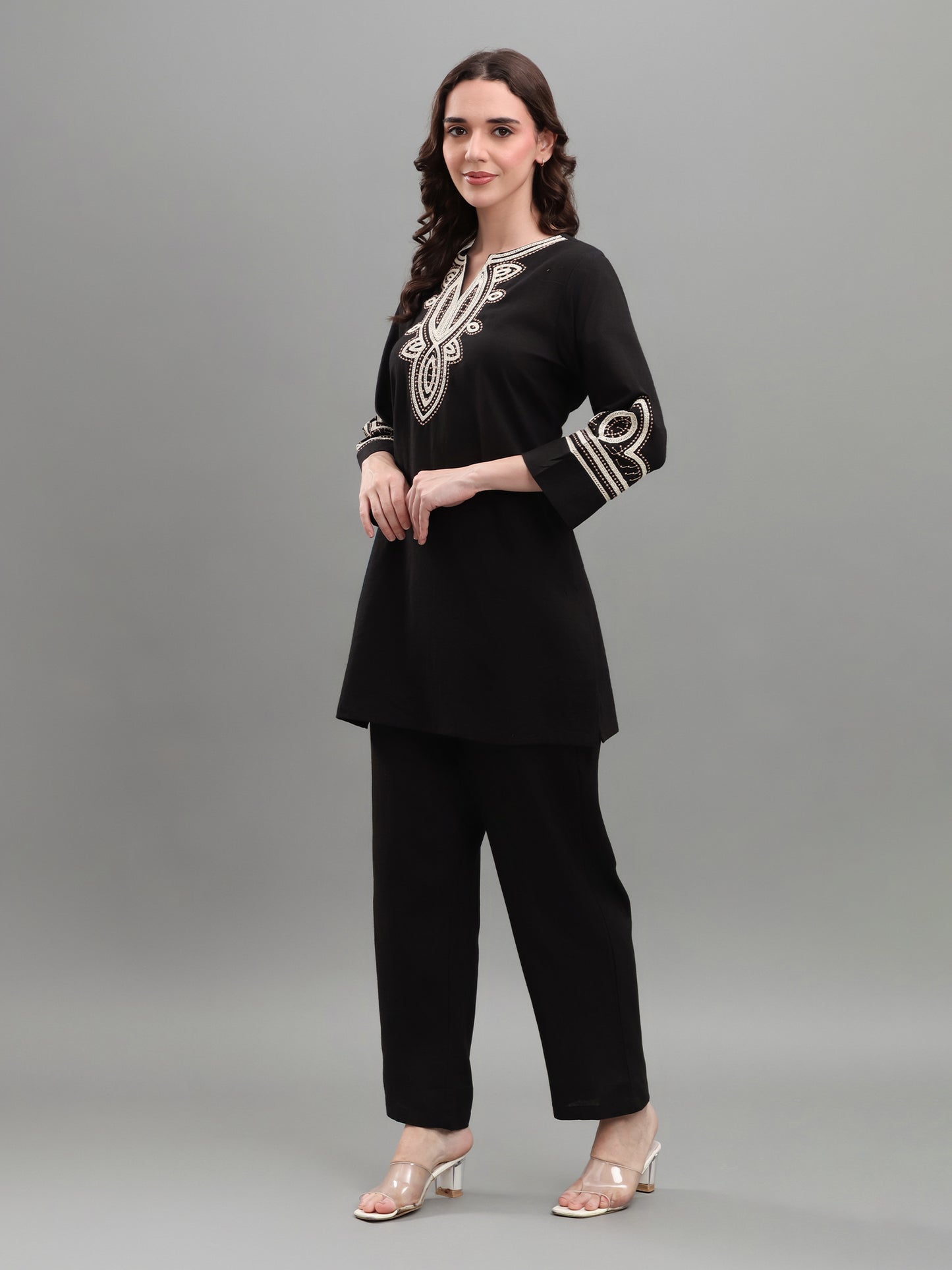 Noir Élan Black Kurti